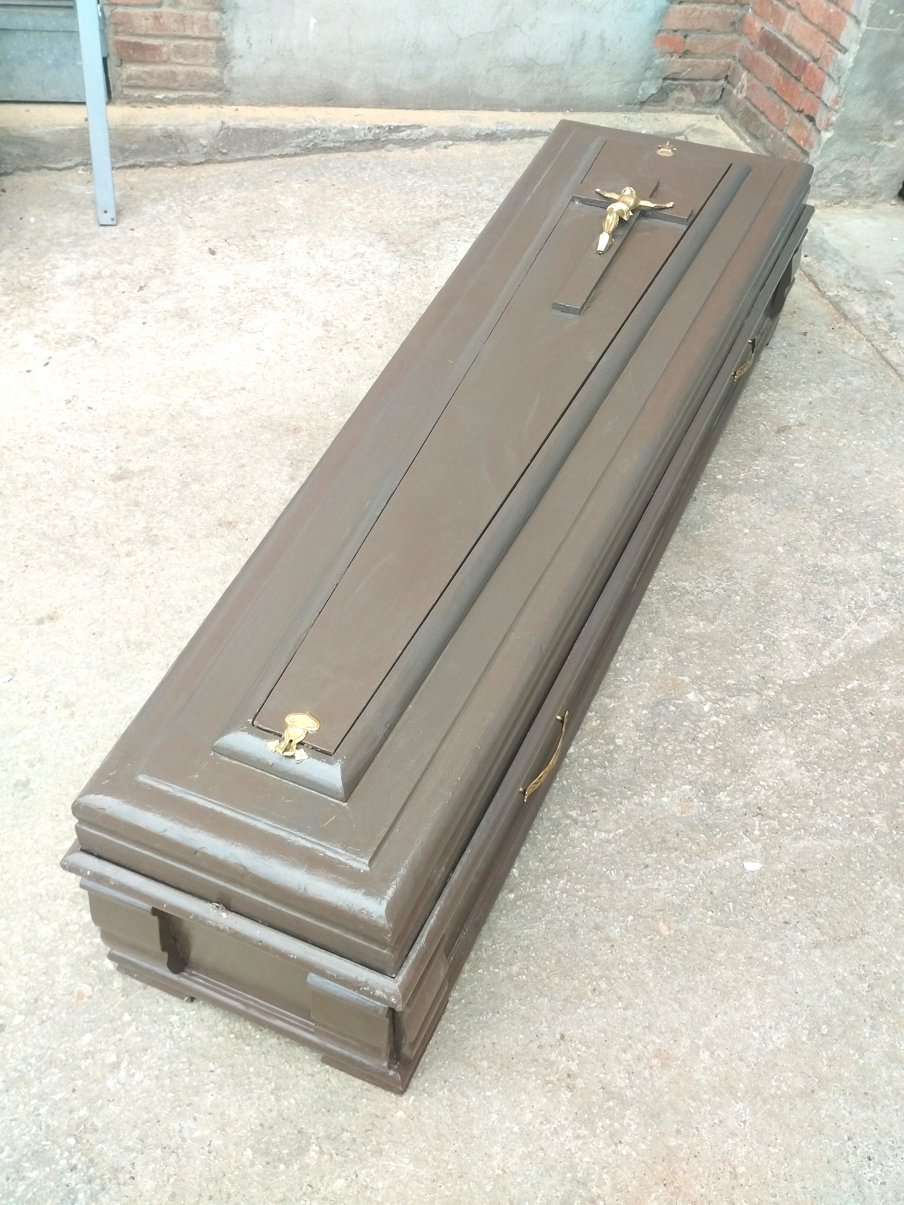 ataud funerario madera pint marron 28-37-40x190x40-60 1u